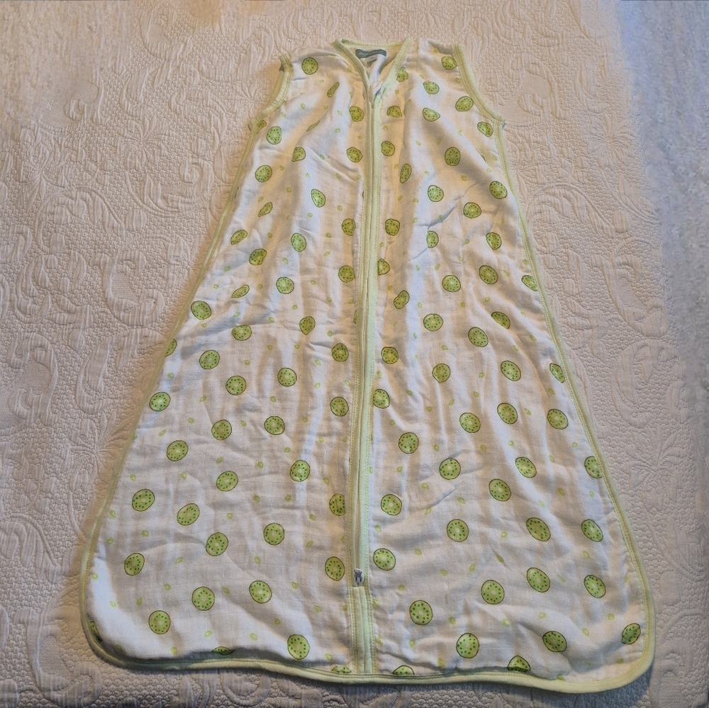 Molis & Co size XL kiwi design sleep sack, 2 way zipper, no tags light weight